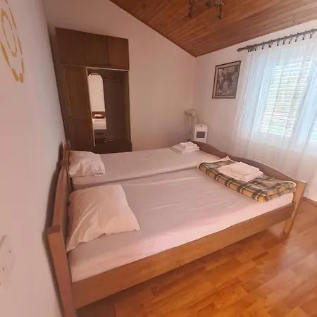 Appartement 4 - First Sea Row *
